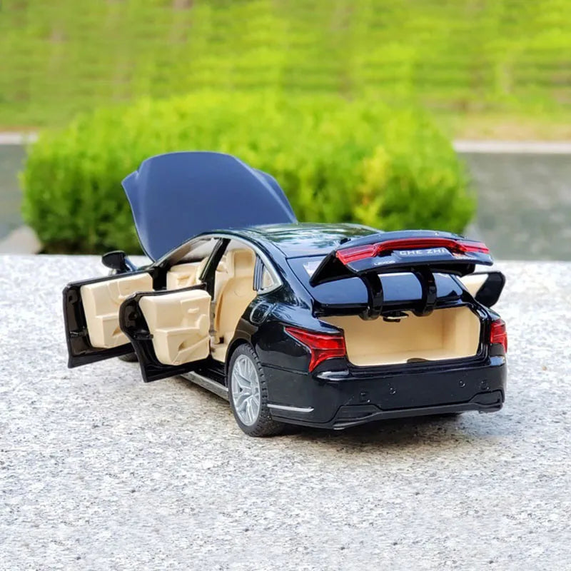High Simulation 1:32 Alloy LS500H Car Model Diecasts Vehicles Metal Pull Back Car Sound Light Collection Kids Toy Gifts