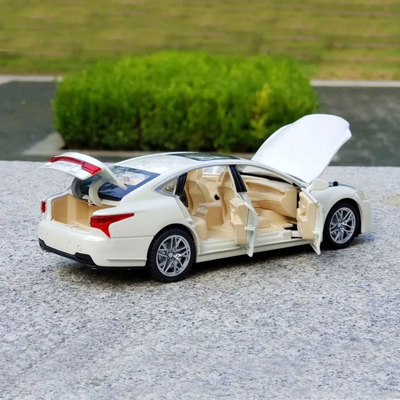 High Simulation 1:32 Alloy LS500H Car Model Diecasts Vehicles Metal Pull Back Car Sound Light Collection Kids Toy Gifts