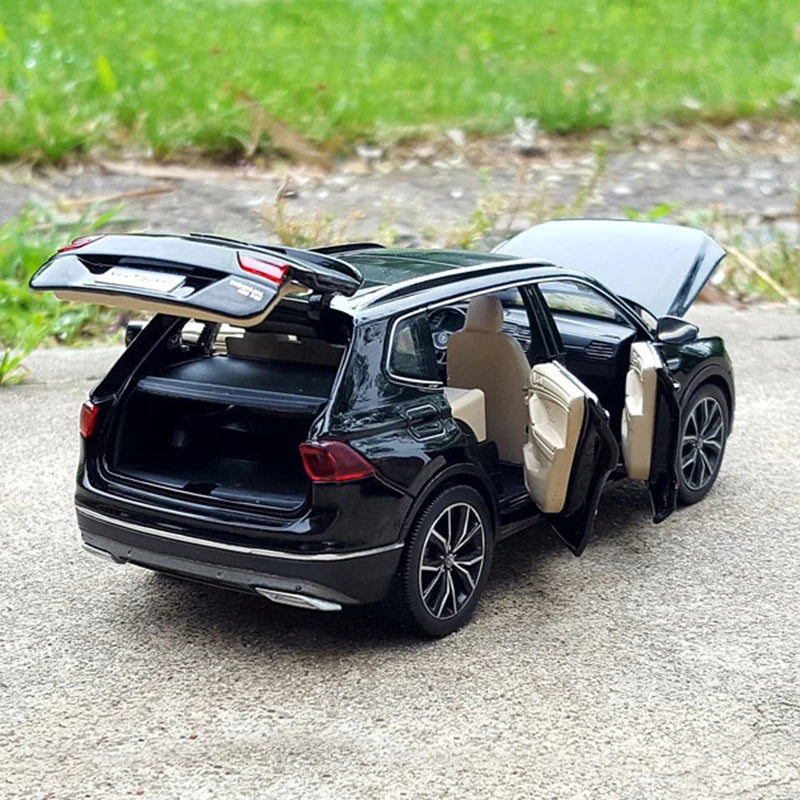 1:32 New Tiguan L Car Model Alloy Die Cast Simulation Sound Light Pull Back Children's Toy Gifts Collectibles
