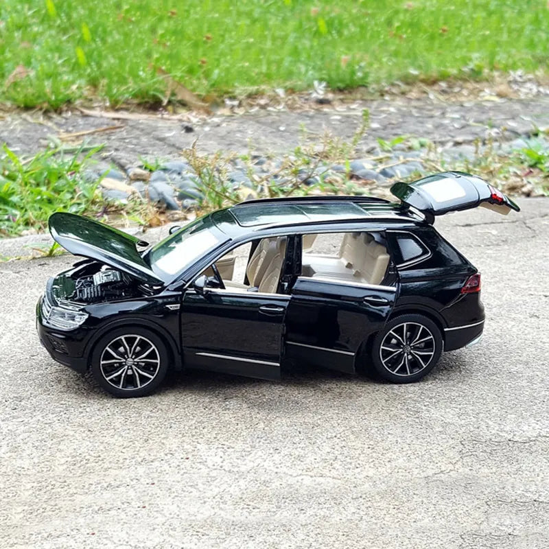 1:32 New Tiguan L Car Model Alloy Die Cast Simulation Sound Light Pull Back Children's Toy Gifts Collectibles