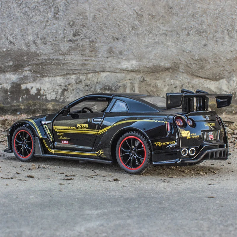 Free Shipping New 1:32 NISSAN GTR GT-R R35 Alloy Car Model Diecasts & Toy Vehicles Toy Cars Kid Toys For Children Gifts Boy Toy