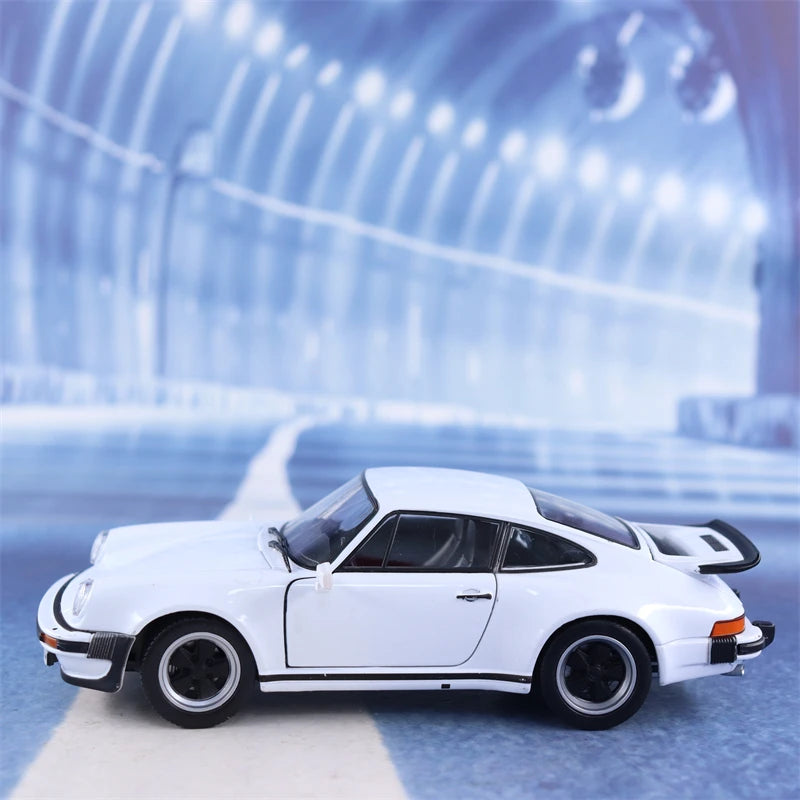 WELLY 1:24 1974 Porsche 911 Turbo 3.0 Sports Car Red Simulation Alloy Car Model Craft Decoration Collection Toys Tools Gift B57