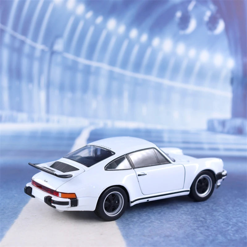 WELLY 1:24 1974 Porsche 911 Turbo 3.0 Sports Car Red Simulation Alloy Car Model Craft Decoration Collection Toys Tools Gift B57