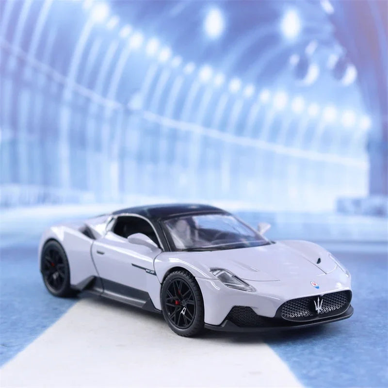 1:24 Maserati MC20 sports car High Simulation Diecast Car Metal Alloy Model Car Children's toys collection gifts A577